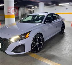 نيسان ألتيما